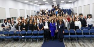 504b8956-b3ee-443a-b812-36a7e00ec56c