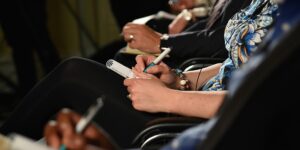 taking-notes-3475991_640